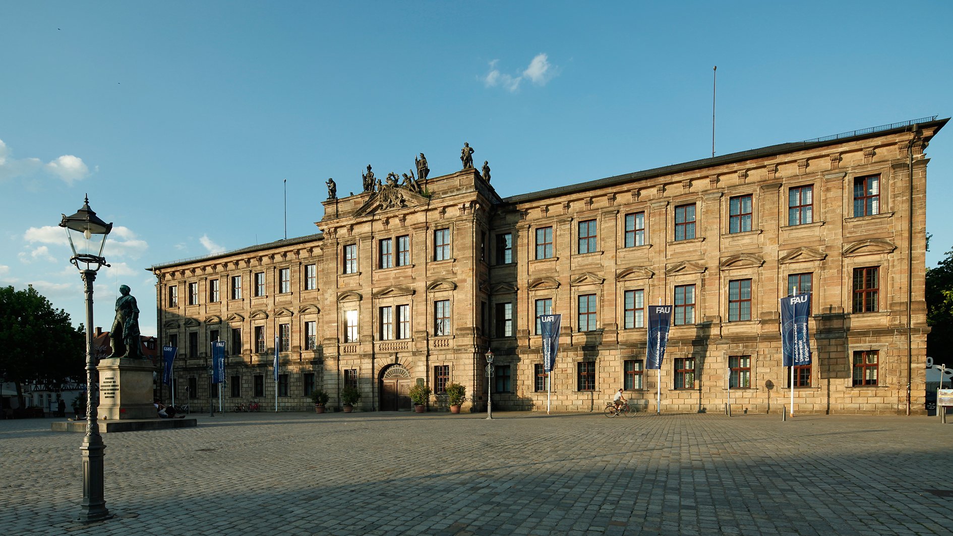 Erlanger Schloss/ Universitaetsverwaltung der FAU (Image: Kurt Fuchs)